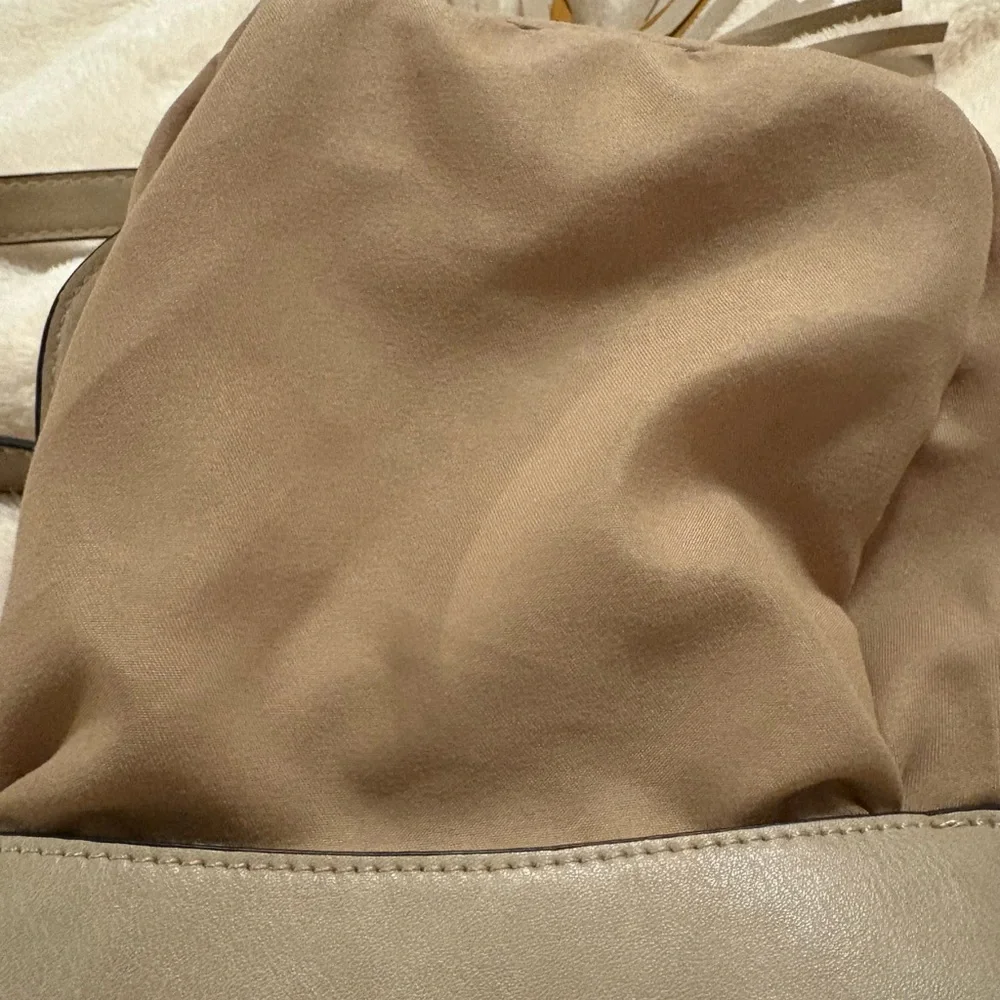 N/A stylish beige